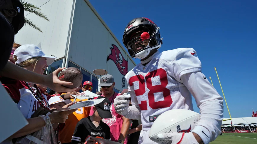 Shilo Sanders ejected from Buccaneers' preseason game for throwing a punch