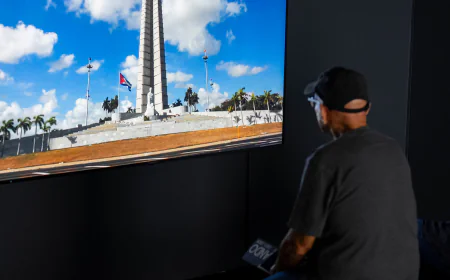 How Coco Fusco’s Poetry and Performance Reshaped Contemporary Art