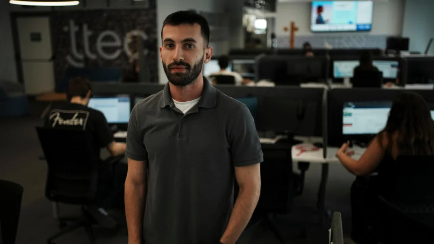 AI shakes up the call center industry, but some tasks are still better left to the humans