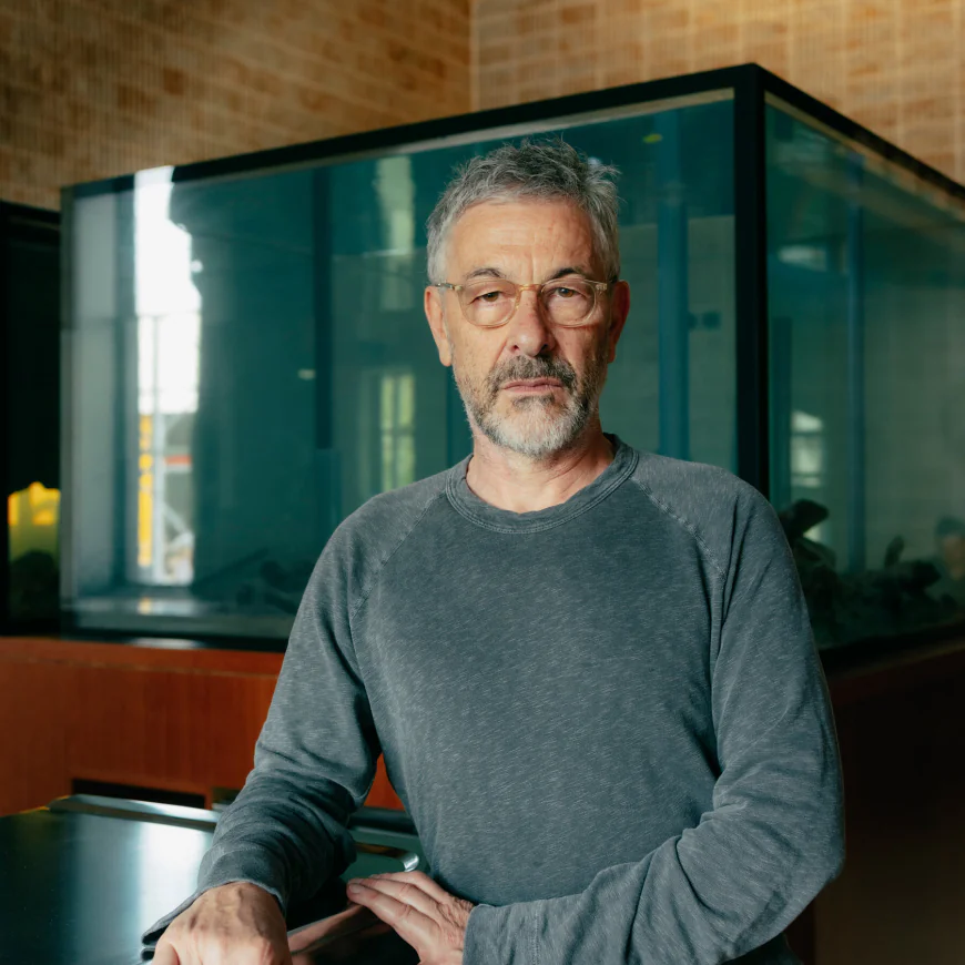 In This Restaurant, the Crabs Are Part of the Art