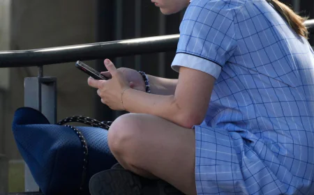 Australia adds Reddit and Kick to social media platforms banning children under 16