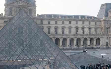 Louvre Raising Ticket Prices for Non-European Visitors