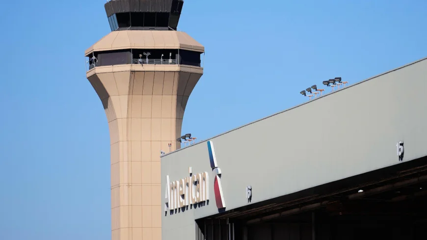 Flight delays persist as government shutdown leads to air traffic controller shortages