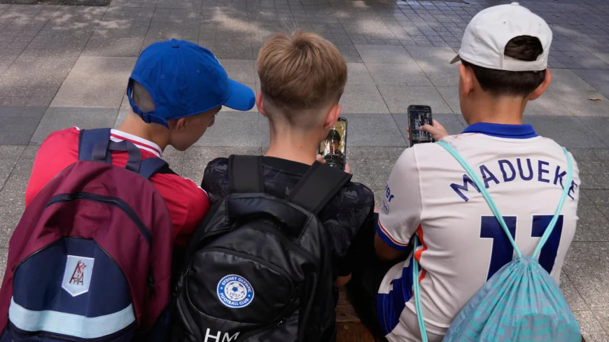 Social media ban for children under 16 starts in Australia